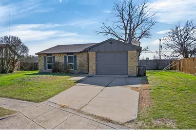 2308 Foxglen Court, Fort Worth, TX 76131 - Photo 4