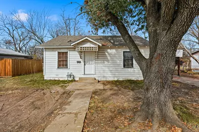 803 E 14th Street, Bonham, TX 75418 - Photo 2