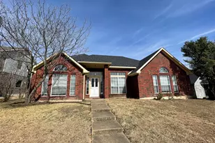 809 Windy Meadow Dr, DeSoto, TX 75115 - Photo 2
