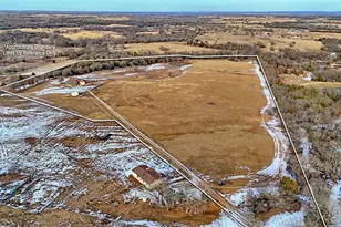 2168 Fruitland Rd, Sunset, TX 76270 - Photo 38