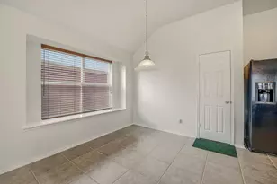 524 Paddle Dr, Crowley, TX 76036 - Photo 8