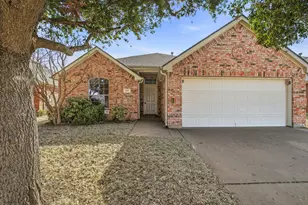 524 Paddle Dr, Crowley, TX 76036 - Photo 2