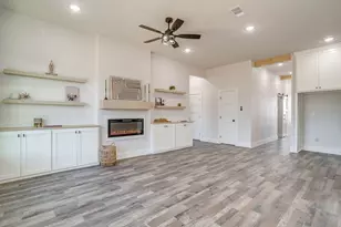 1406 Dorado Dr, Granbury, TX 76048 - Photo 6