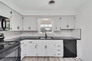 725 W Brock St, Denison, TX 75020 - Photo 4