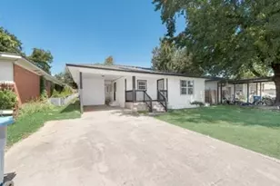 725 W Brock St, Denison, TX 75020 - Photo 2