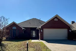 2026 Brooke Dr, Sanger, TX 76266 - Photo 2