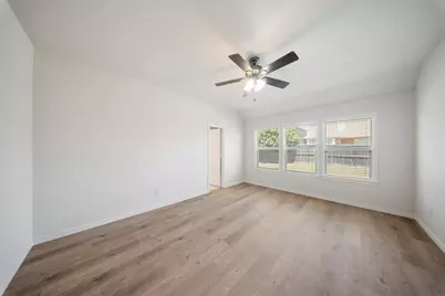 6000 Meadowglen Drive, Denton, TX 76226 - Photo 14