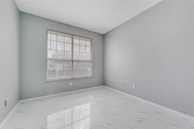 2830 Rochester Court, Grand Prairie, TX 75052 - Photo 4