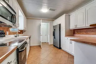 6421 Winifred Dr, Fort Worth, TX 76133 - Photo 6