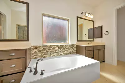 1052 Highpoint Way, Roanoke, TX 76262 - Photo 14