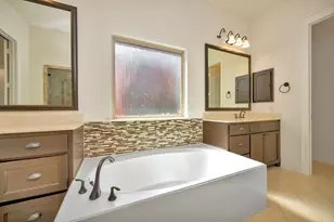 1052 Highpoint Way, Roanoke, TX 76262 - Photo 14