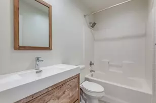 1951 Bayside St, Dallas, TX 75212 - Photo 10