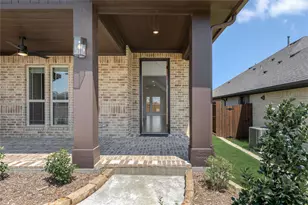 129 Silverleaf Dr, Balch Springs, TX 75181 - Photo 4
