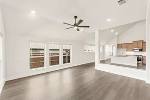 129 Silverleaf Dr, Balch Springs, TX 75181 - Photo 18
