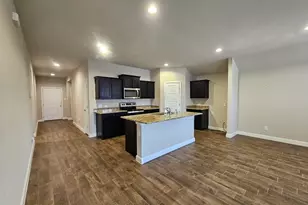 740 Breckenridge Pk Dr, Alvarado, TX 76009 - Photo 2