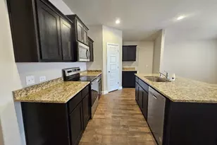 740 Breckenridge Pk Dr, Alvarado, TX 76009 - Photo 4