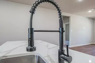 124 Brookview Dr, Bridgeport, TX 76458 - Photo 8