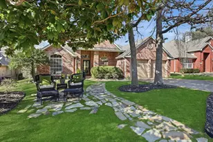 2211 Post Oak Cir, Corinth, TX 76210 - Photo 2