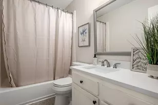 5505 Creek Valley Dr, Arlington, TX 76018 - Photo 16