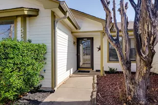 5505 Creek Valley Dr, Arlington, TX 76018 - Photo 2