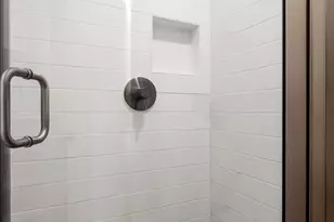 5505 Creek Valley Dr, Arlington, TX 76018 - Photo 14