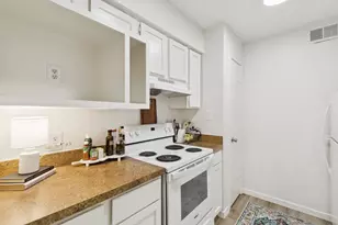 8109 Skillman St, Dallas, TX 75231 - Photo 14