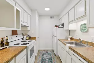 8109 Skillman St, Dallas, TX 75231 - Photo 10