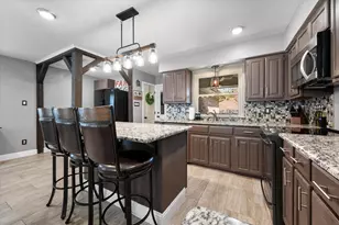 10124 Stoneleigh Dr, Benbrook, TX 76126 - Photo 18