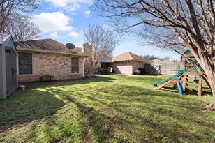 10124 Stoneleigh Dr, Benbrook, TX 76126 - Photo 34
