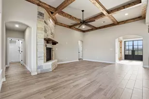 1101 Tremont Ln, Granbury, TX 76049 - Photo 10