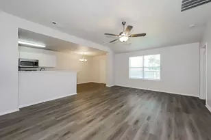 317 Oakhurst Dr, Seagoville, TX 75159 - Photo 2