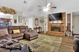 1036 Twin Falls Dr, DeSoto, TX 75115 - Photo 4