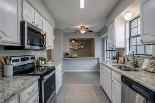 1036 Twin Falls Dr, DeSoto, TX 75115 - Photo 4