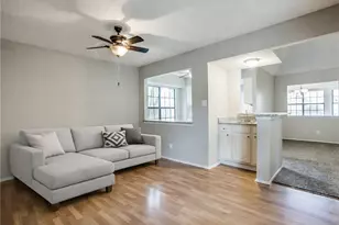 1036 Twin Falls Dr, DeSoto, TX 75115 - Photo 2