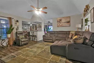 1036 Twin Falls Dr, DeSoto, TX 75115 - Photo 10