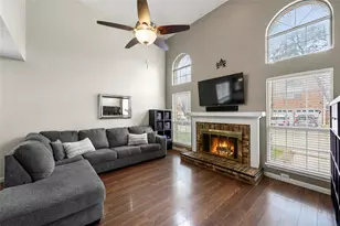 438 Moonlight Way, Irving, TX 75063 - Photo 2