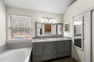 438 Moonlight Way, Irving, TX 75063 - Photo 16