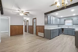 1412 Chase Ave, Cleburne, TX 76031 - Photo 8