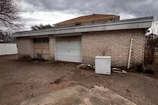 7454 Coachwood Cir, Fort Worth, TX 76133 - Photo 2