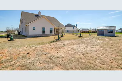 445 Guadalupe Lane, Springtown, TX 76082 - Photo 32