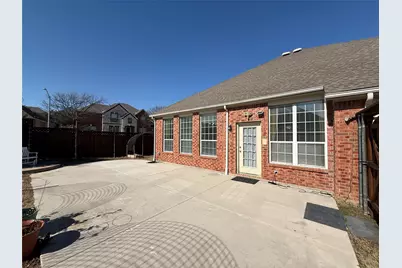 1020 Thorncliff Trail, Irving, TX 75063 - Photo 28