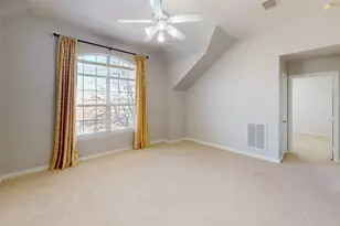1020 Thorncliff Tr, Irving, TX 75063 - Photo 12