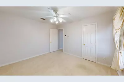 1020 Thorncliff Trail, Irving, TX 75063 - Photo 18