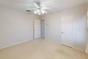 1020 Thorncliff Tr, Irving, TX 75063 - Photo 18