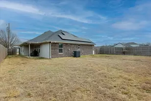2400 San Gabriel Dr, Granbury, TX 76048 - Photo 28