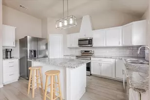 2400 San Gabriel Dr, Granbury, TX 76048 - Photo 10