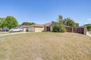 4429 Amherst Ln, Grand Prairie, TX 75052 - Photo 4