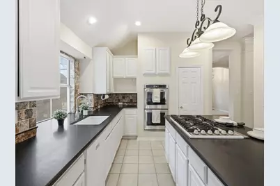 2204 Woods Edge Court, Corinth, TX 76210 - Photo 14