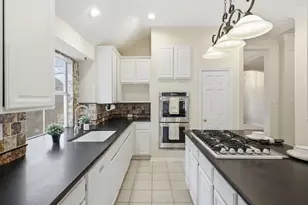 2204 Woods Edge Ct, Corinth, TX 76210 - Photo 14