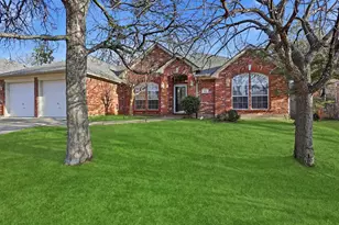 2204 Woods Edge Ct, Corinth, TX 76210 - Photo 1